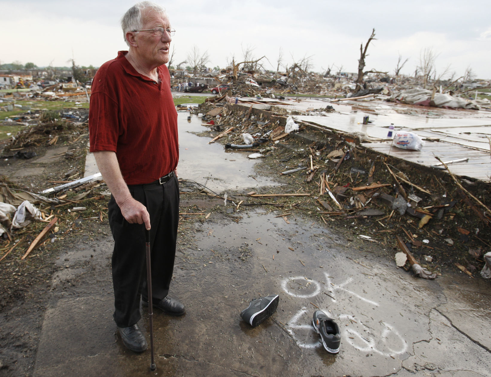 052508mp-parkersburg-tornado-5